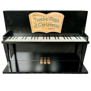 Mary's Moo Moos 1998 The Twelve Moos of Christmas Wood Piano Display Enesco Cow